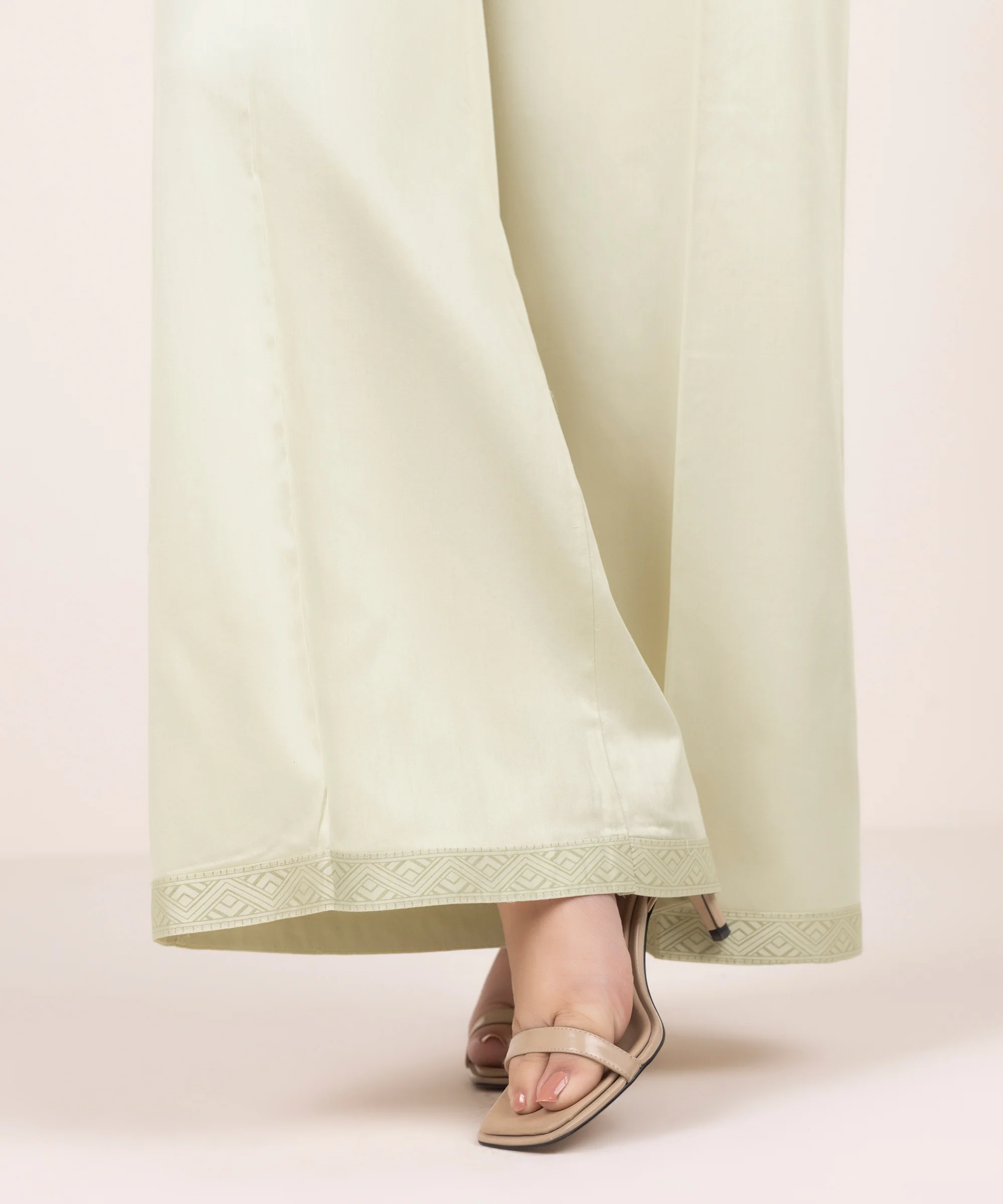 Flat 40% OFF